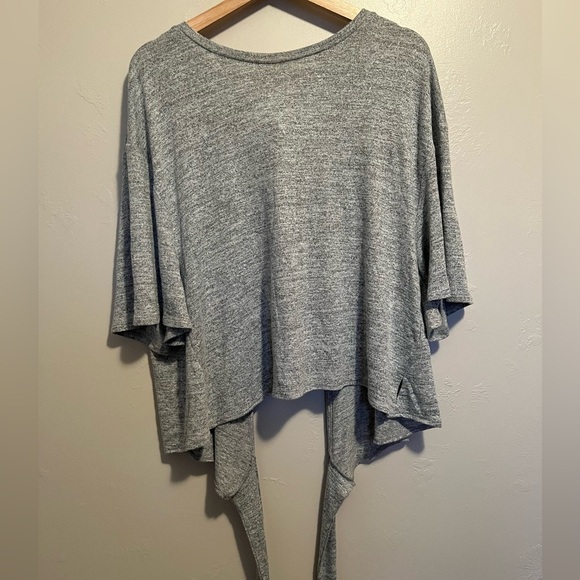 Gap Gray Short Sleeve Tie Wrap Around Tee NWT - Picture 2 of 12